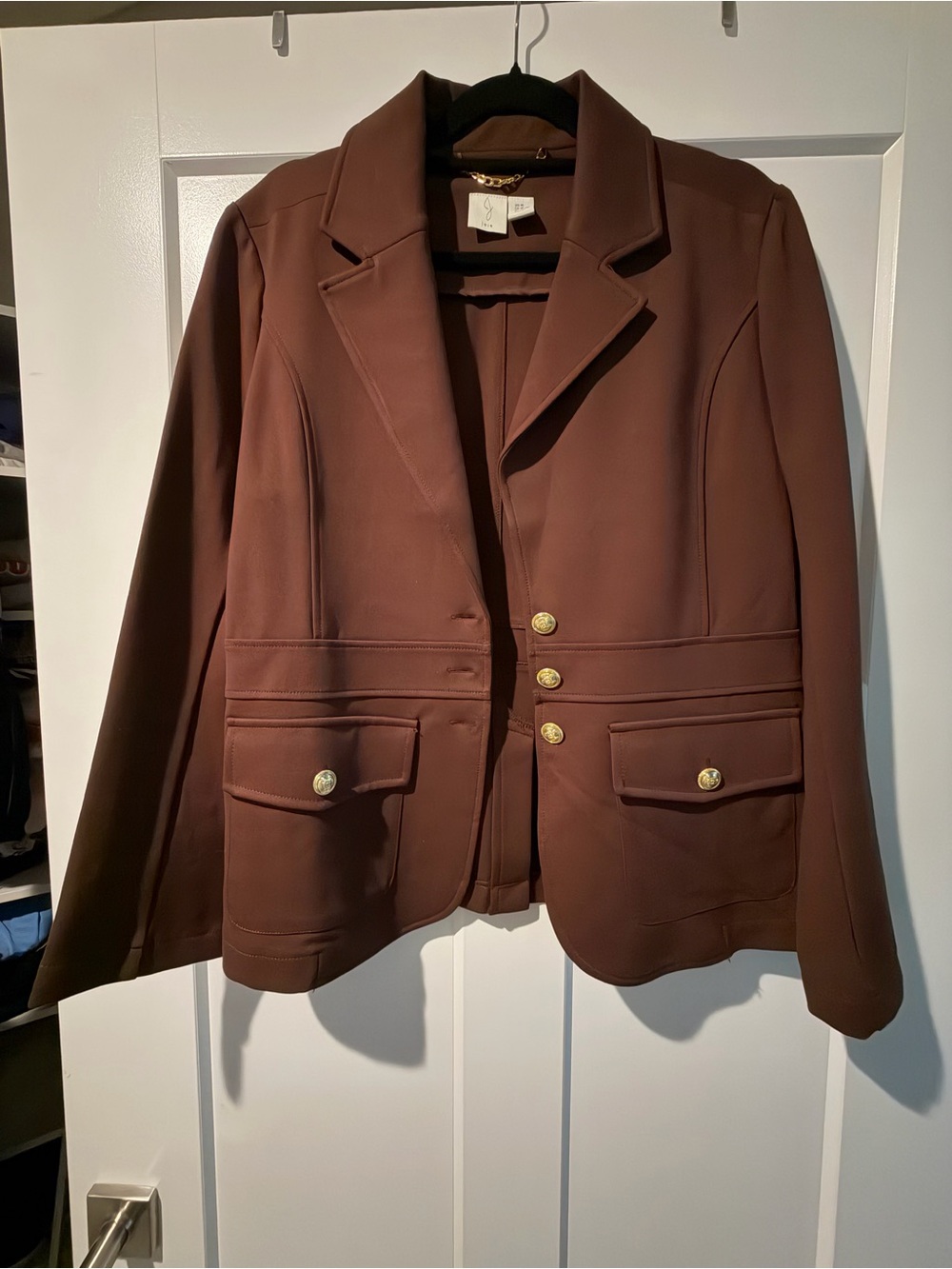 Brown Blazer size XL. Can be worn casually with jeans or to the office.